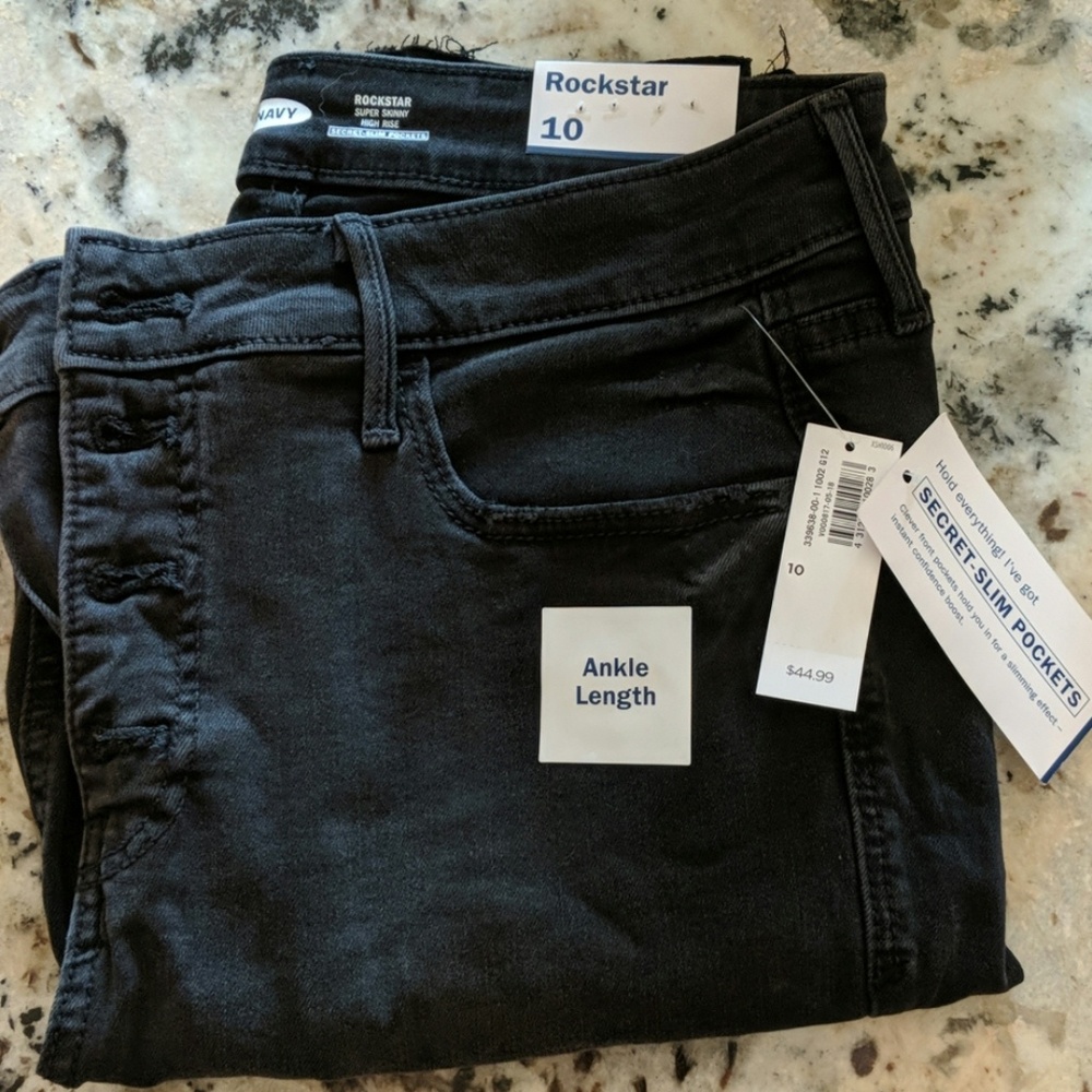 Brand new! Old Navy Rockstar secret slim jeans